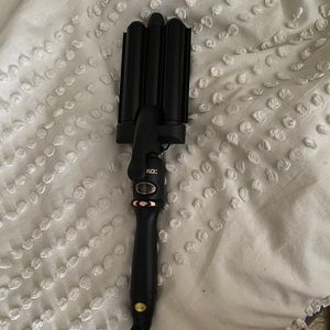 Amika 3 barrel waver